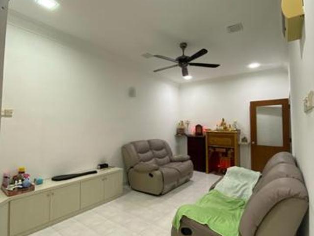 Terraced House for sale in Malaka
