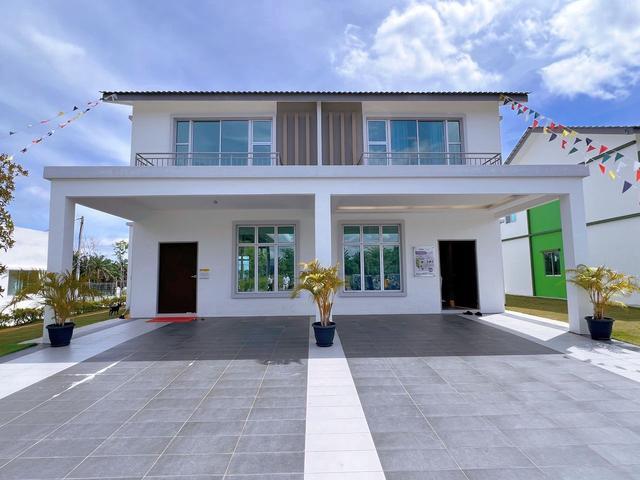Terraced House for sale in Malaka
