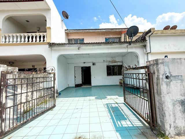 Terraced House for sale in Langat, Selangor