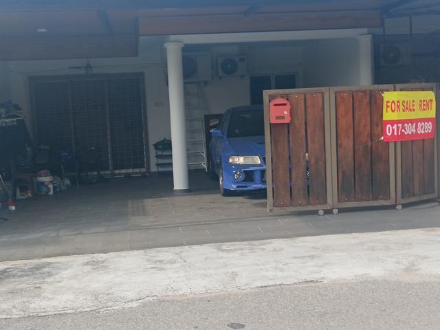 Terraced House for sale in Malaka