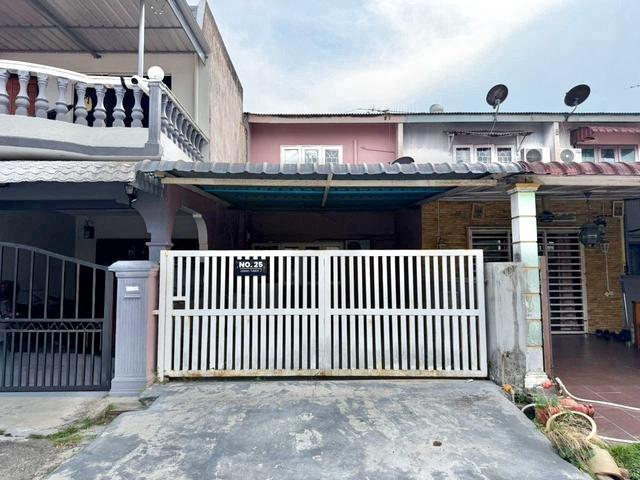 Terraced House for sale in Malaka