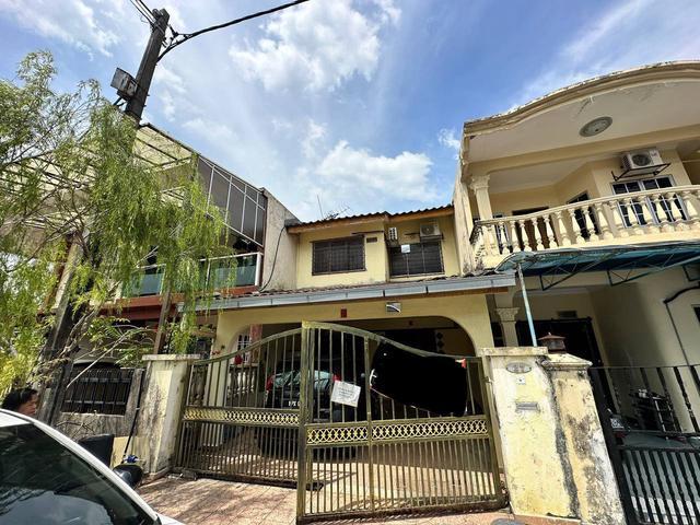 Terraced House for sale in Langat, Selangor