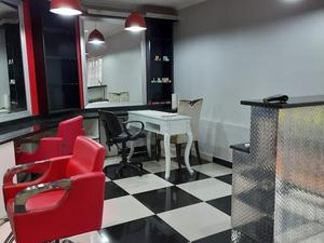 Commercial for rent in Queensburgh, Kwazulu-natal