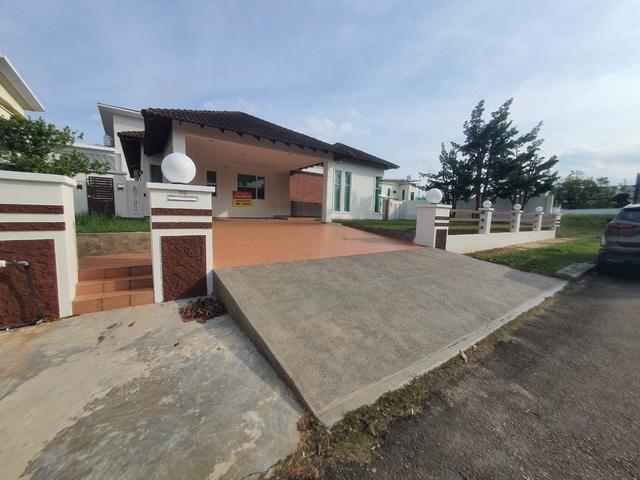 Bungalow for rent in Malaka