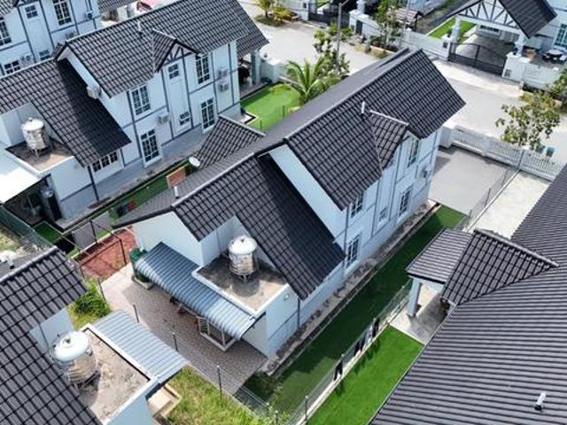 Terraced House for sale in Malaka