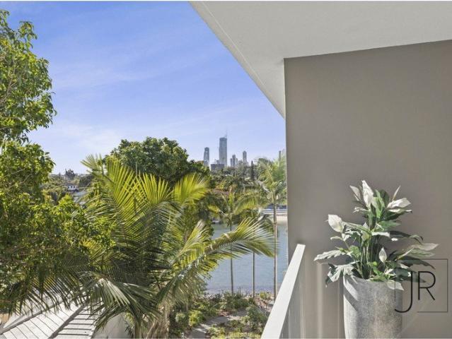 Apartment for rent in Broadbeach Waters, Gold Coast City
