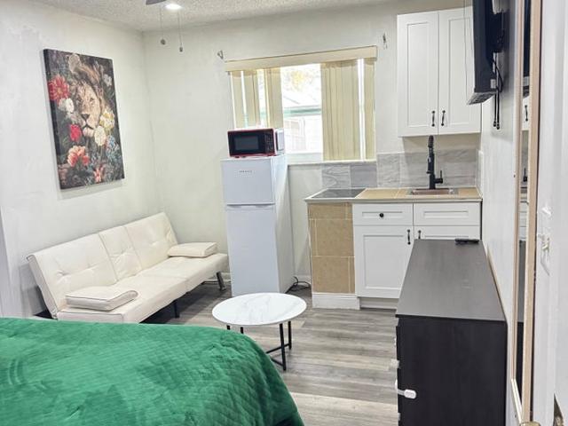 Room for rent in Florida