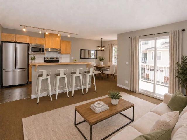 Townhouse for rent in Coach Hill, Calgary