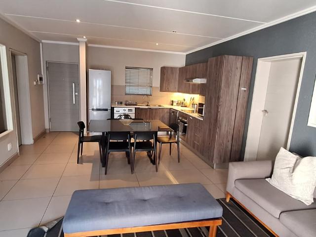 Apartment for rent in Atholl Gardens, Johannesburg