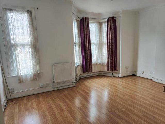 Apartment for rent in Plaistow, Greater London