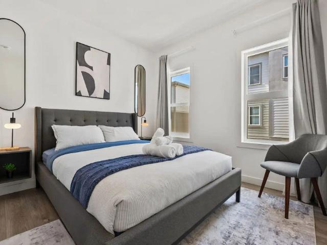 Townhouse for rent in Springbank Hill, Calgary