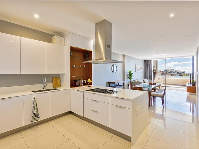 Apartment for rent in Benmore Gardens, Sandton