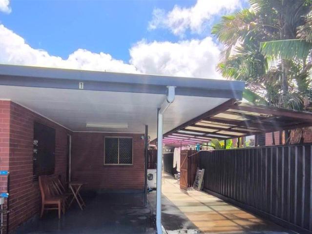 Apartment for rent in Westcourt, Cairns
