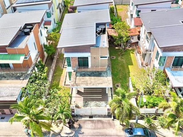 Bungalow for sale in Malaka