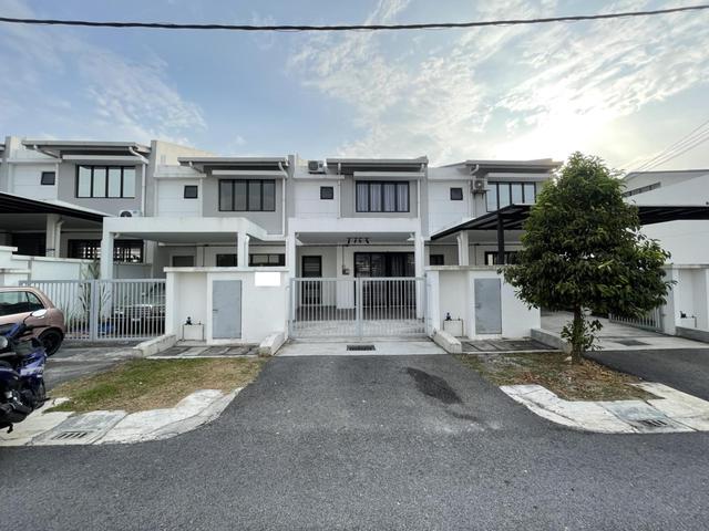 Terraced House for sale in Tanjong Sepat, Selangor