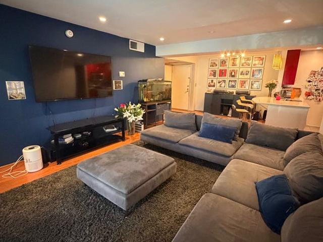 Room for rent in Canoga Park, California