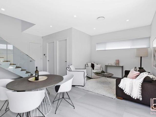 Townhouse for rent in The Entrance, New South Wales