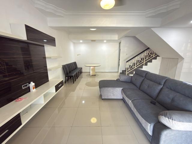 Terraced House for rent in Malaka