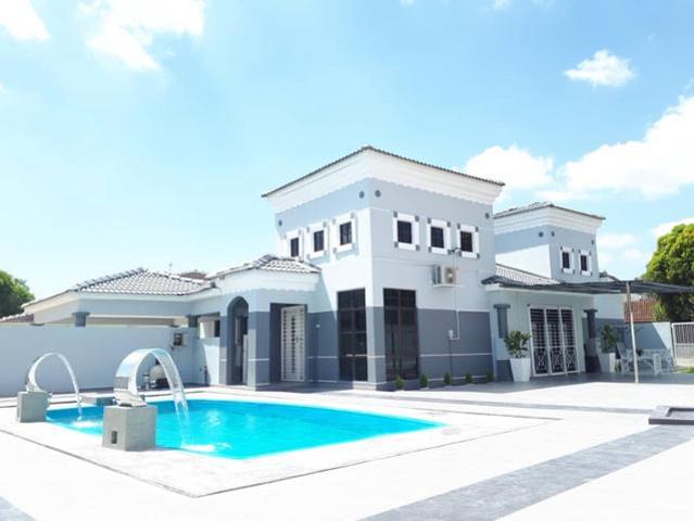 Bungalow for sale in Malaka