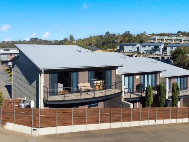 Townhouse for rent in Jindabyne, New South Wales