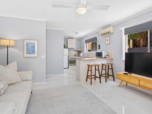 House for rent in Miami, Gold Coast City