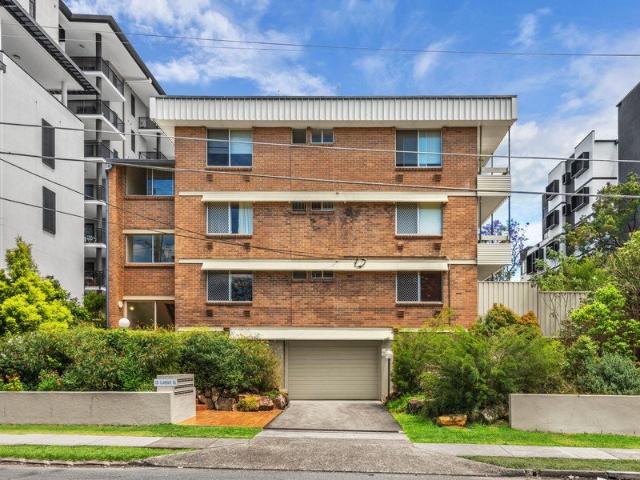 Apartment for rent in Toombul, Queensland