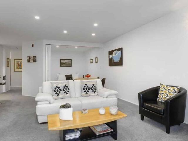 Apartment for rent in Takapuna
