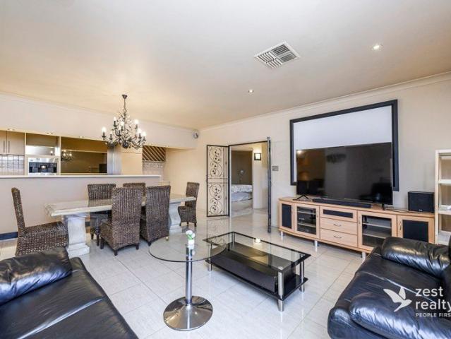 Apartment for rent in Malaga, City of Swan