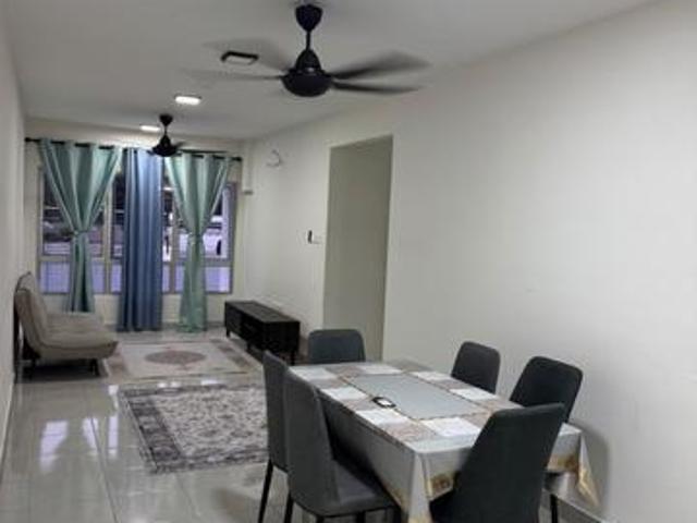 Apartment for rent in Tanjong Sepat, Selangor