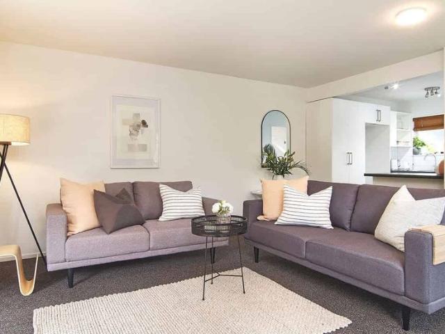 Townhouse for rent in Saint Albans, Canterbury