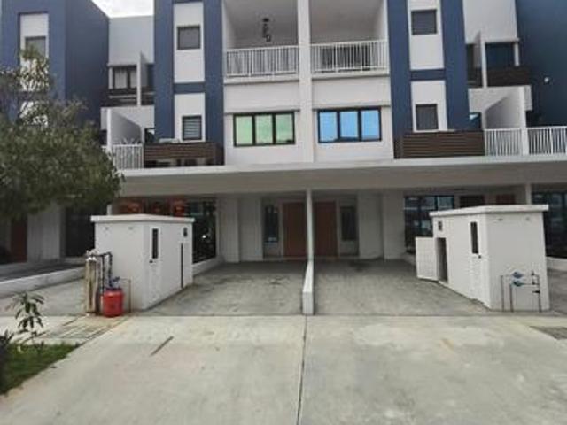 Townhouse for sale in Tanjong Sepat, Selangor