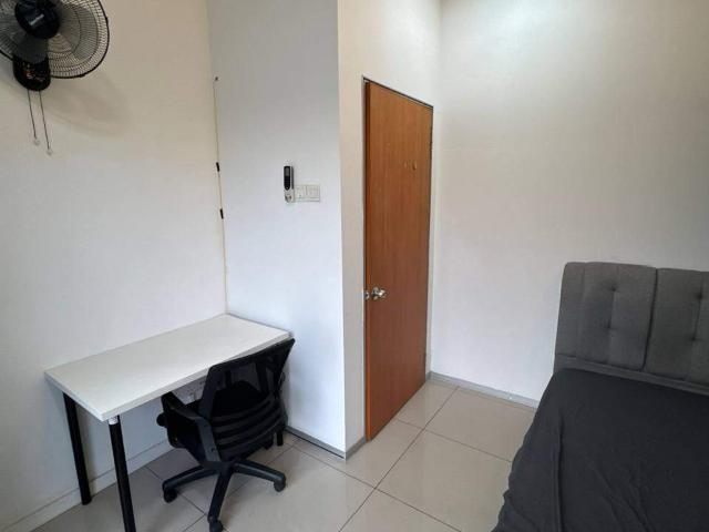Room for rent in Petaling, Alam Impian