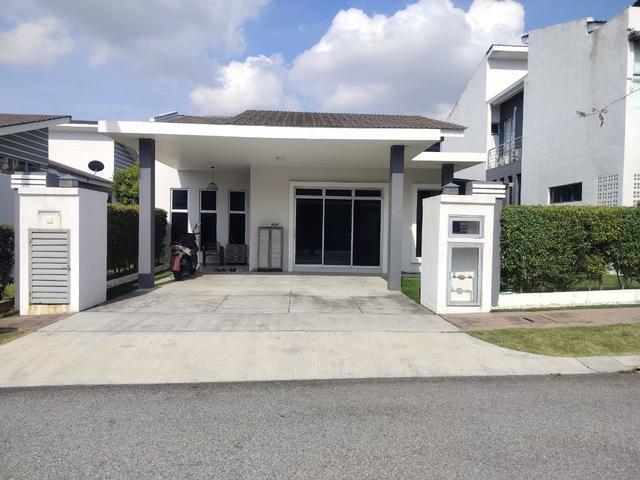 Bungalow for sale in Sendayan Village, Negeri Sembilan