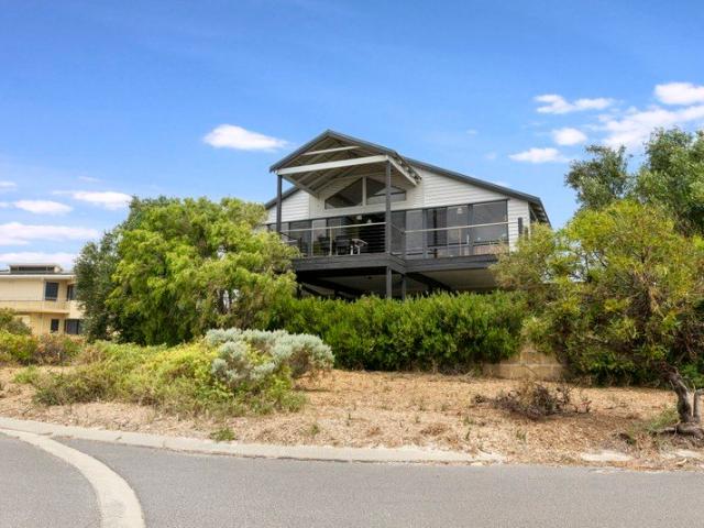 House for rent in Peppermint Grove Beach, Western Australia