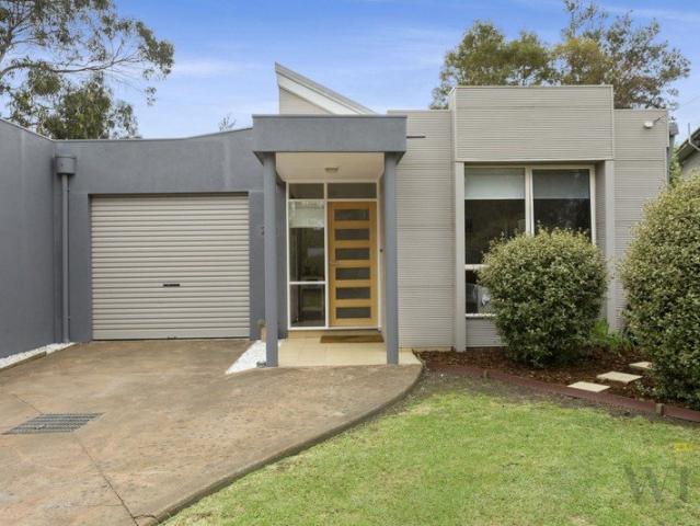 Townhouse for rent in Camerons Creek, Victoria