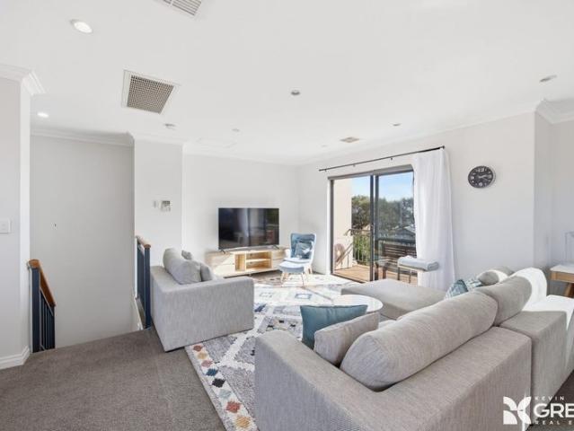 Townhouse for rent in Parklands, Western Australia