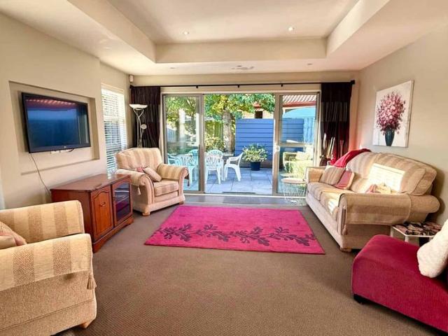 House for rent in Chaslands, Canterbury