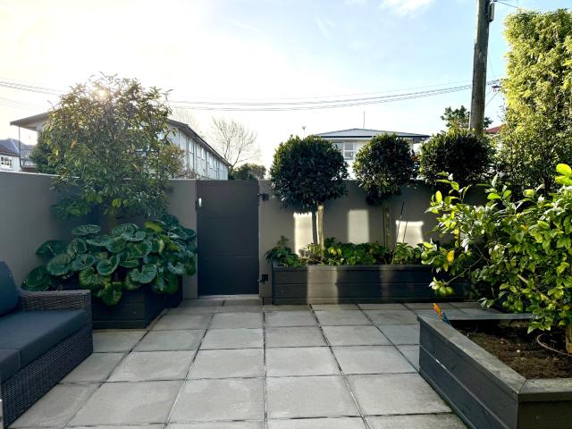 House for rent in Chaslands, Canterbury