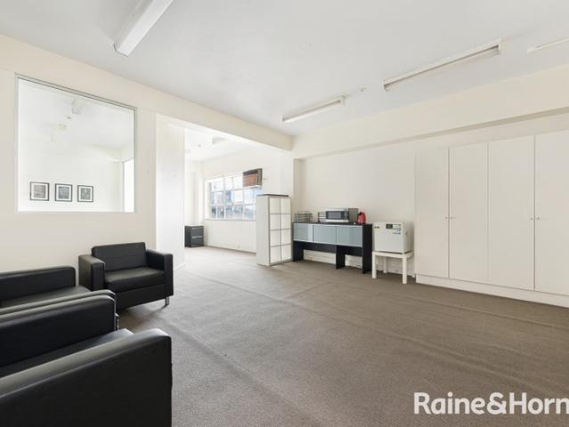Office for sale in Lower North Shore, Sydney