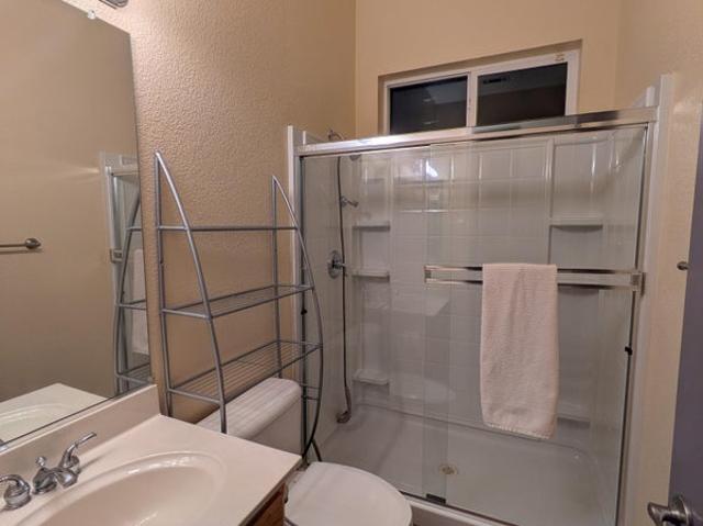 Room for rent in Pittsburg, California
