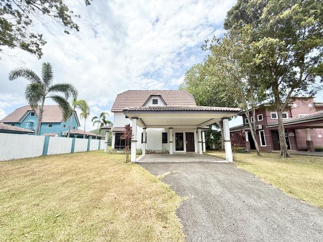Bungalow for sale in Malaka