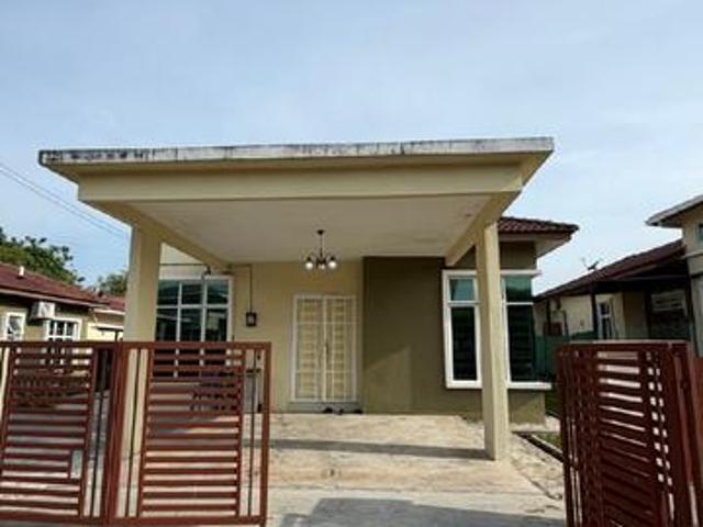 Bungalow for rent in Durian Tunggal, Malaka