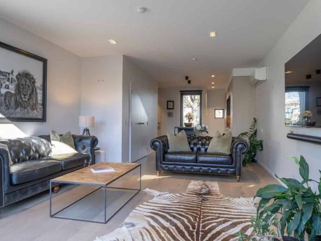Townhouse for rent in Heathcote, Canterbury