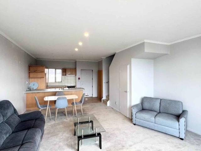 Townhouse for rent in Auckland, Oroua County