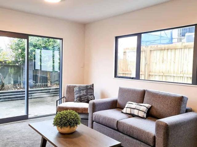 Townhouse for rent in Heathcote, Canterbury