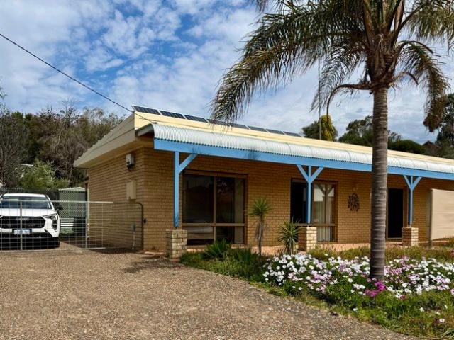House for rent in Preston Beach