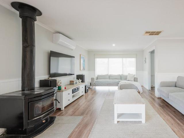 Room for rent in Camerons Creek, Victoria
