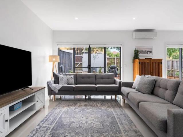 Townhouse for rent in Terrigal, New South Wales