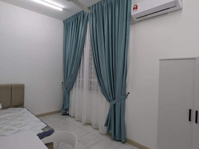Room for rent in Petaling, Alam Impian