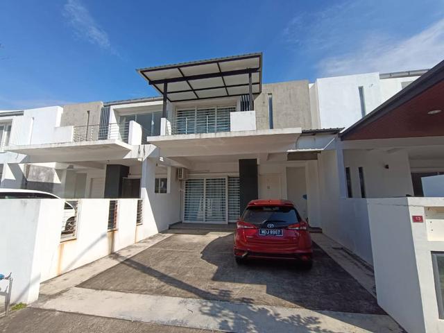 Terraced House for rent in Malaka